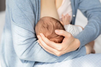 La alimentación materna durante la lactancia es clave para el bienestar de la madre y el desarrollo del bebé