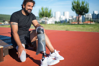 La Fundación ROMP devuelve la esperanza con la entrega de prótesis deportivas en Ecuador