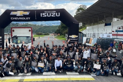 Parte del equipo de asesores que fueron capacitados por las marcas.