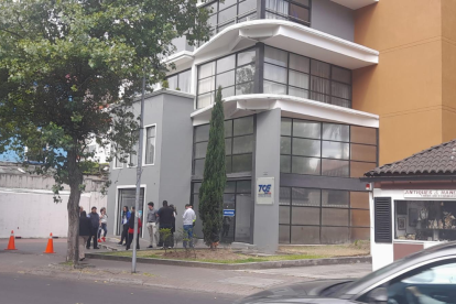 En el Tribunal Contencioso Electoral, los trabajadores fueron evacuados por el temblor del 6 de agosto del 2025.