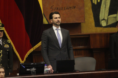 Niels Olsen, como presidente de la Asamblea, preside el Consejo de Administración Legislativa.