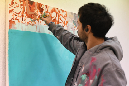 Jorge Morocho es un artista ecuatoriano radicado en Suiza. Su obra se centra en la pintura.