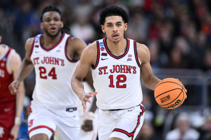 Reggie Luis Jr se desempeña como escolta, tiene 22 años y viene de la liga universitaria.