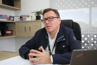 Con más de 25 años transformando la industria automotriz, José Antonio Errazuriz, lidera desde 2023 la revolución eléctrica de Kia en Ecuador.