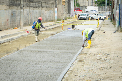 Los trabajos inconclusos han convertido a muchas calles en zonas incómodas.
