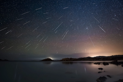 Las Perseidas cruzan el cielo como destellos de polvo cósmico. Desde Ecuador, observarlas es una invitación a la paciencia, al silencio y al asombro