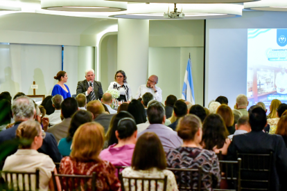 Alegría Amador,  Ezio Garay, Delia María Torres y Germán Arteta durante su presentación.