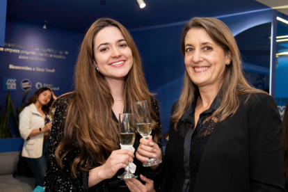 Andrea Játiva y Caridad Serrano.