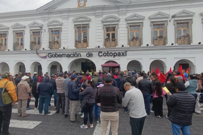 . La marcha llego hasta los bajos de la Gobernación de Cotopaxi.