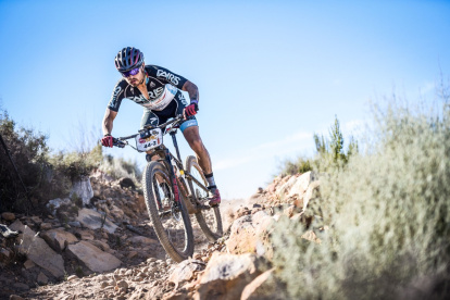 Bernardo Vintimilla se encuentra recorriendo la Troncal de la Sierra en busca de completar el desafío de 1.100 kilómetros.