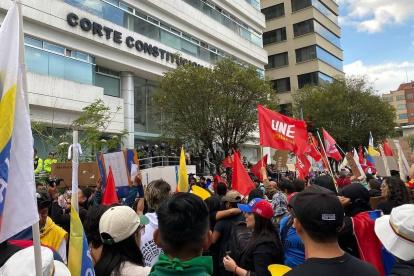 Organizaciones sociales, sindicatos y gremios apoyan a la Corte Constitucional.