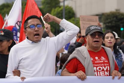 Andrés Quishpe preside la Unión Nacional de Educadores (UNE).