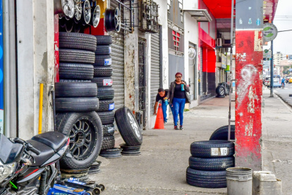 Este viernes 8 de agosto, la llantera donde fue asesinado Jordan Barreto Alvia permaneció cerrada y no atendió al público