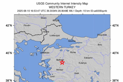 Un mapa de intensidad proporcionado por el Servicio Geológico de Estados Unidos (USGS) muestra la ubicación de un terremoto de magnitud 6,1 que afectó el oeste de Turquía este 10 de agosto.