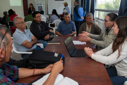 Reunión. Un total de 80 vecinos y líderes barriales participaron en la Asamblea de priorización de gastos para el Presupuesto Participativo 2026.