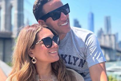 Gabriela con su novio.