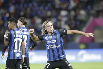 Claudio Spinelli abrió el marcador a favor de Independiente del Valle contra Mushuc Runa en los octavos de final de la Sudamericana.