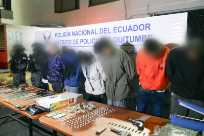Megaoperativo en el sur de Quito  deja 07 aprehendidos y más de 3.200 dosis de droga incautada.