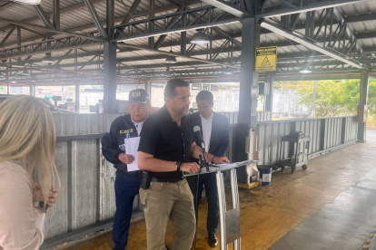 En una rueda de prensa en el centro de la RTV se informó sobre lla detención de un agente civil de tránsito