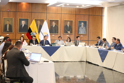 La Comisión de Salud cita a Jimmy Martín Delgado, quien expone su defensa ante la Comisión y medios de comunicación