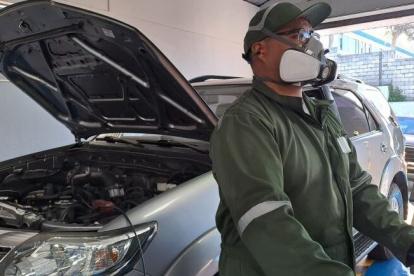 Los usuarios pueden realizar la revisión vehicular en los seis centros habilitados por el Municipio de Quito.