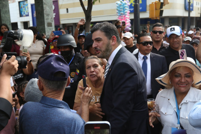 El alcalde de Guayaquil, Aquiles Álvarez, previo a una sesión solemne por las fiestas del Puerto Principal.