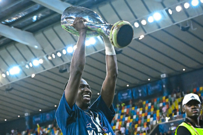 Willian Pacho, defensa ecuatoriano del PSG.