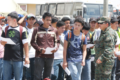 La DIRMOV no ha publicado oficialmente si hay restricciones para quienes tengan tatuajes