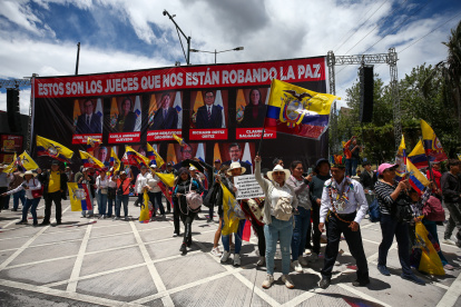Daniel Noboa envió a la Corte Constitucional una propuesta de referéndum que incluye una pregunta orientada a permitir el juicio político a los jueces de la Corte Constitucional