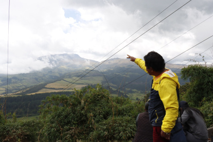 La comunidad de Lloa tiene como vecino al Guagua Pichincha y está familiarizada con el coloso. El último período eruptivo ocurrió entre 1999 y 2001.