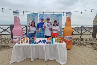 Fernando Vergara y Phillip Lehnhoff (c)  tras ubicarse como vicampeones en la catgoría Amateur Masculino.