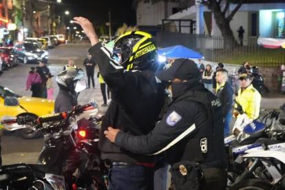 La calle la Jota, en Soland, fue uno de los puntos de control a motociclistas.