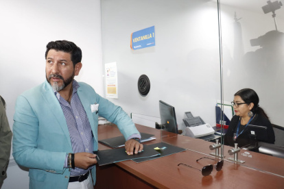 El abogado Washington Andrade  presentó tres impugnaciones ante el CPCCS en contra de Mario Godoy, Ivonne Núñez y Fabián Fabara.