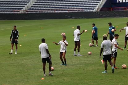 Christian Cueva regresa con alegría y liderazgo a Emelec, antes del partido contra Técnico Universitario.
