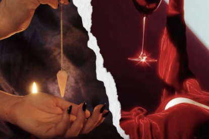 Una visitante observa piezas de arte ritual durante ELIXIR, feria que propone una experiencia sensorial entre lo erótico y lo espiritual.