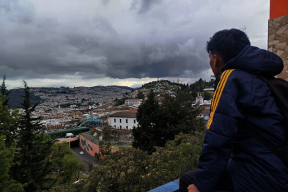 Dirigentes barriales y ciudadanos creen que faltan proyectos para grandes obras y soluciones reales a la inseguridad y el comercio informal.