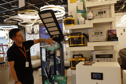 Una lámpara que funciona con la energía solar.