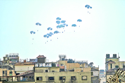 Caida de ayuda humanitaria en GAZA