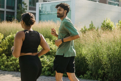 En Guayaquil, cada vez más jóvenes están dejando de lado las apps de citas para unirse a grupos como runners