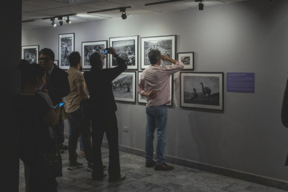 El Museo Nahim Isaías abre sus puertas a una exposición que conecta autorretratos, modernidad, sociedad y comunidad a través de la lente de tres maestros del siglo XX.