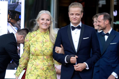 Marius Borg Høiby, de 28 años, fue acusado por la Fiscalía noruega de 32 delitos, entre ellos cuatro violaciones, violencia contra exparejas, amenazas y grabaciones ilícitas de carácter sexual.