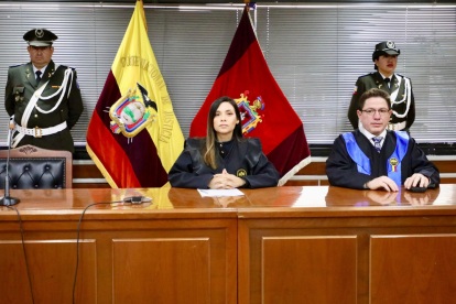 Mercedes Caicedo y Pablo Loayza instalaron la audiencia de apelación sobre caso Las Dolores, ocurrido en una farmacia, en 2003.
