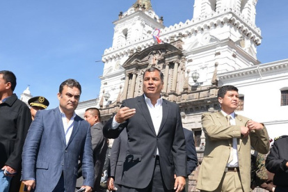 Rafael Correa cuestionó que Fiscalía pida vincular a sus exasambleístas, José Serrano y Ronny Aleaga, al caso del asesinato del excandidato presidencial Fernando Villavicencio.