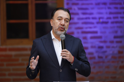 El acalde Pabel Muñoz durante la rueda de prensa que dio este martes 19 de agosto de 2025.