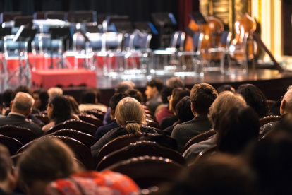 Patrocinar arte, cine o teatro no solo es un acto solidario: también es una inversión rentable con beneficios fiscales inmediatos.