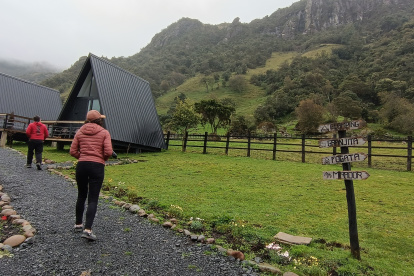 En la estancia Buganey se ofrece hospedaje en dos glamping equipados para aislar el frío.
