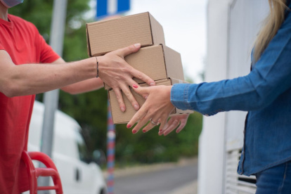 Referencial. La exoneración 2x2  implica que paquetes de hasta 2 kilos y $ 2 enviados por Servicios Postales del Ecuador estarán libres de tributos.