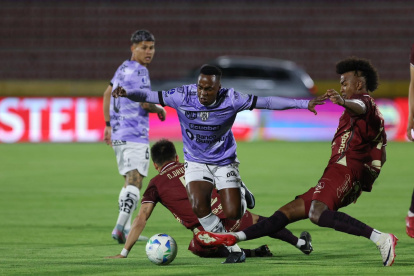 Independiente del Valle eliminó a Mushuc Runa en un polémico partido de octavos de final de Copa Sudamericana.