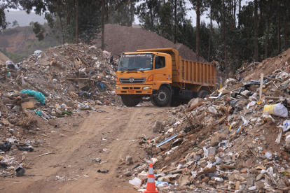 En Pifo se inauguró la primera planta para reciclar escombros de Quito.