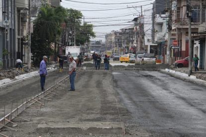 Algunas obras en Guayaquil no han podido ser culminadas debido a la falta de asfalto.